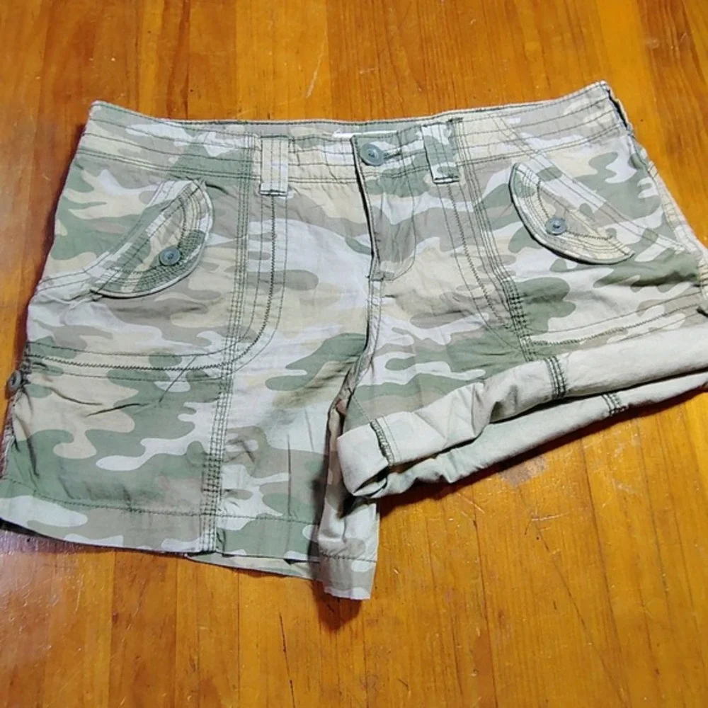 No Boundaries Women's Camo Roll Tab Cargo Shorts Size 11 Olive Green Tan nobo - Picture 2 of 8